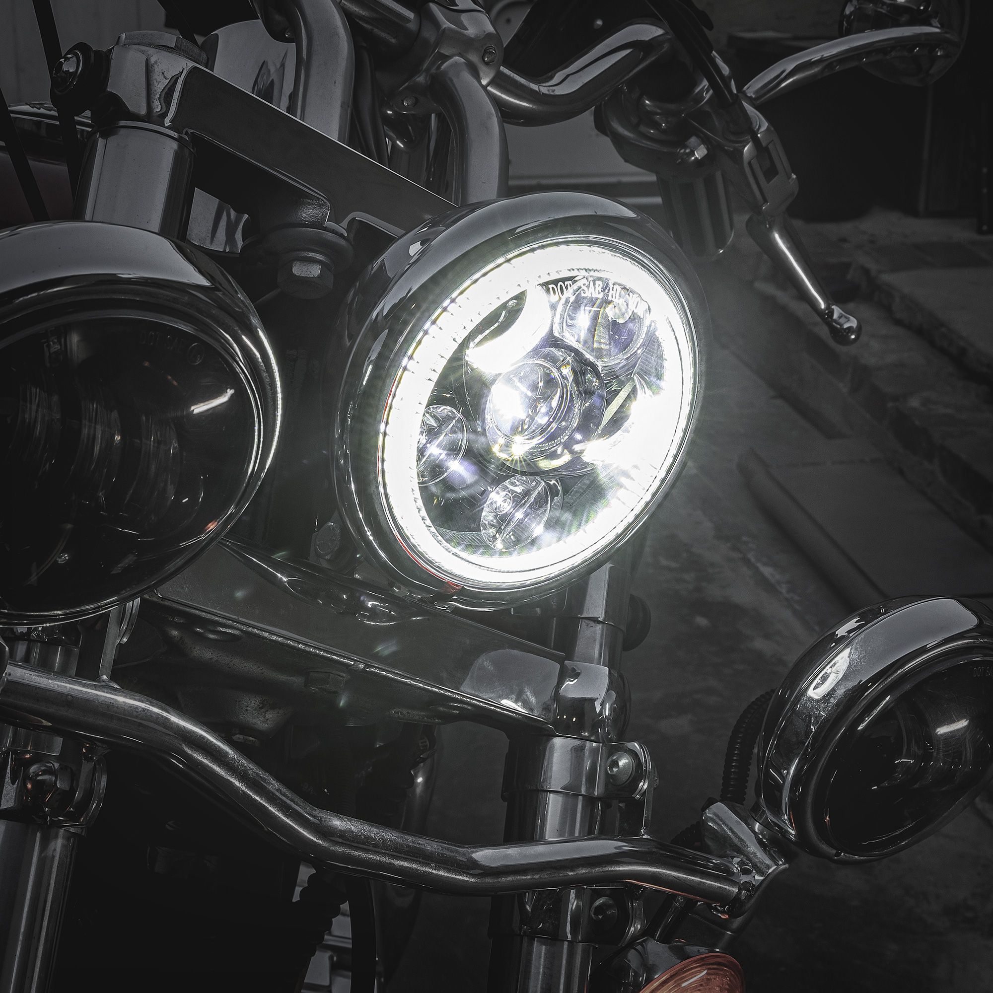 5.75-Inch (5 3/4) HALO DRL LED Headlight for Harley Davidson - Black
